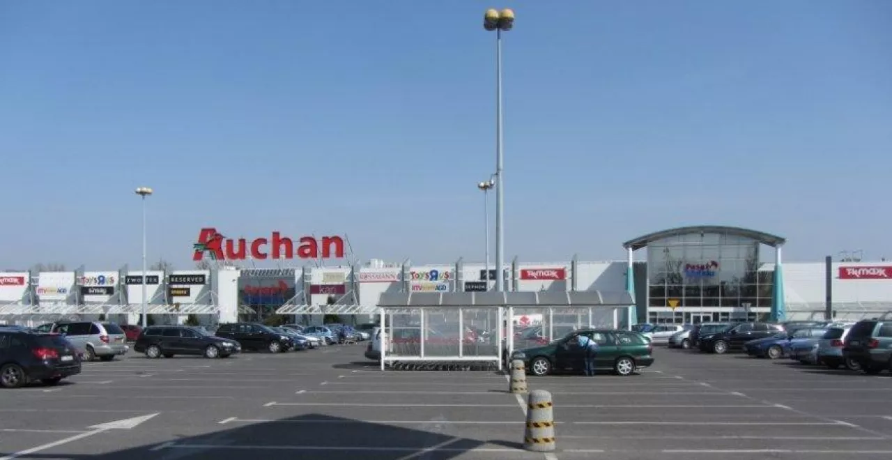 Hipermarket Auchan, Pasaż Łódzki, Łódź, Al. Jana Pawła II (fot. Konrad Kaszuba)