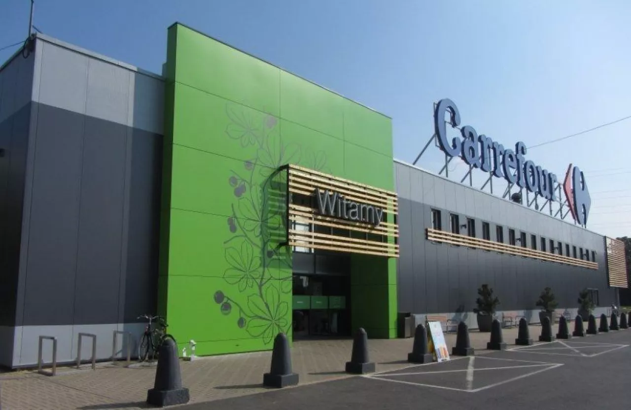 Hipermarket Carrefour w Łodzi, Al. Bandurskiego, źródło: Archiwum Wiadomości Handlowych (fot. Konrad Kaszuba)