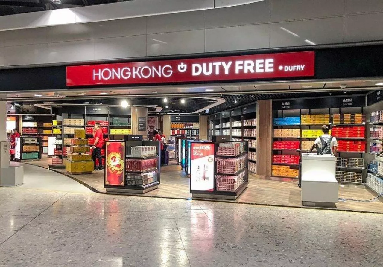 Hong Kong Duty Free shop at HK West Kowloon Station (By N509FZ [CC BY-SA 4.0])