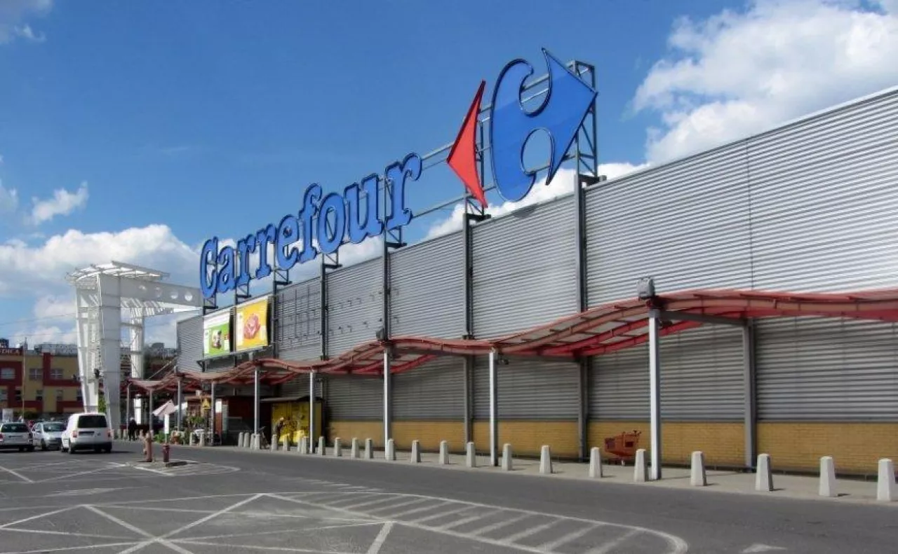Hipermarket Carrefour w Łodzi, ul. Szparagowa, źródło: Archiwum Wiadomości Handlowych (fot. Konrad Kaszuba)