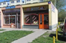 Polacy cenią małe sklepy osiedlowe za sprawną i miłą obsługę (na zdj. sklep mięsny Jamir w Łodzi)