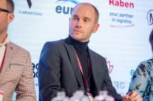  Grzegorz Nawrot, kierownik działu projektowego w Bech Packaging podczas Forum Branży Kosmetycznej 2018 (fot. Wiadomości Kosmetyczne)