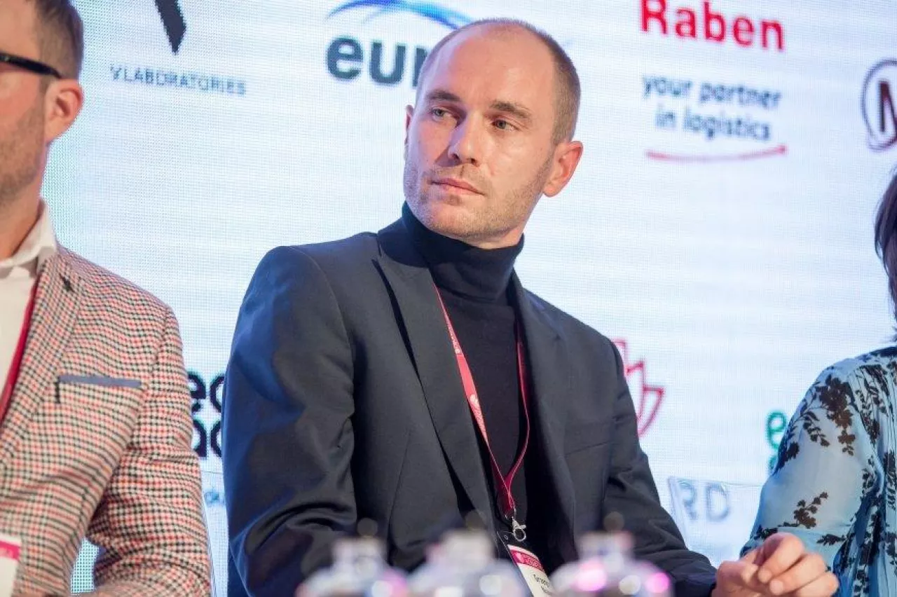  Grzegorz Nawrot, kierownik działu projektowego w Bech Packaging podczas Forum Branży Kosmetycznej 2018 (fot. Wiadomości Kosmetyczne)