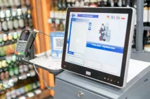 Carrefour wprowadza mini kasy samoobsługowe do franczyzowych sklepów convenience (fot. materiały prasowe, Carrefour)