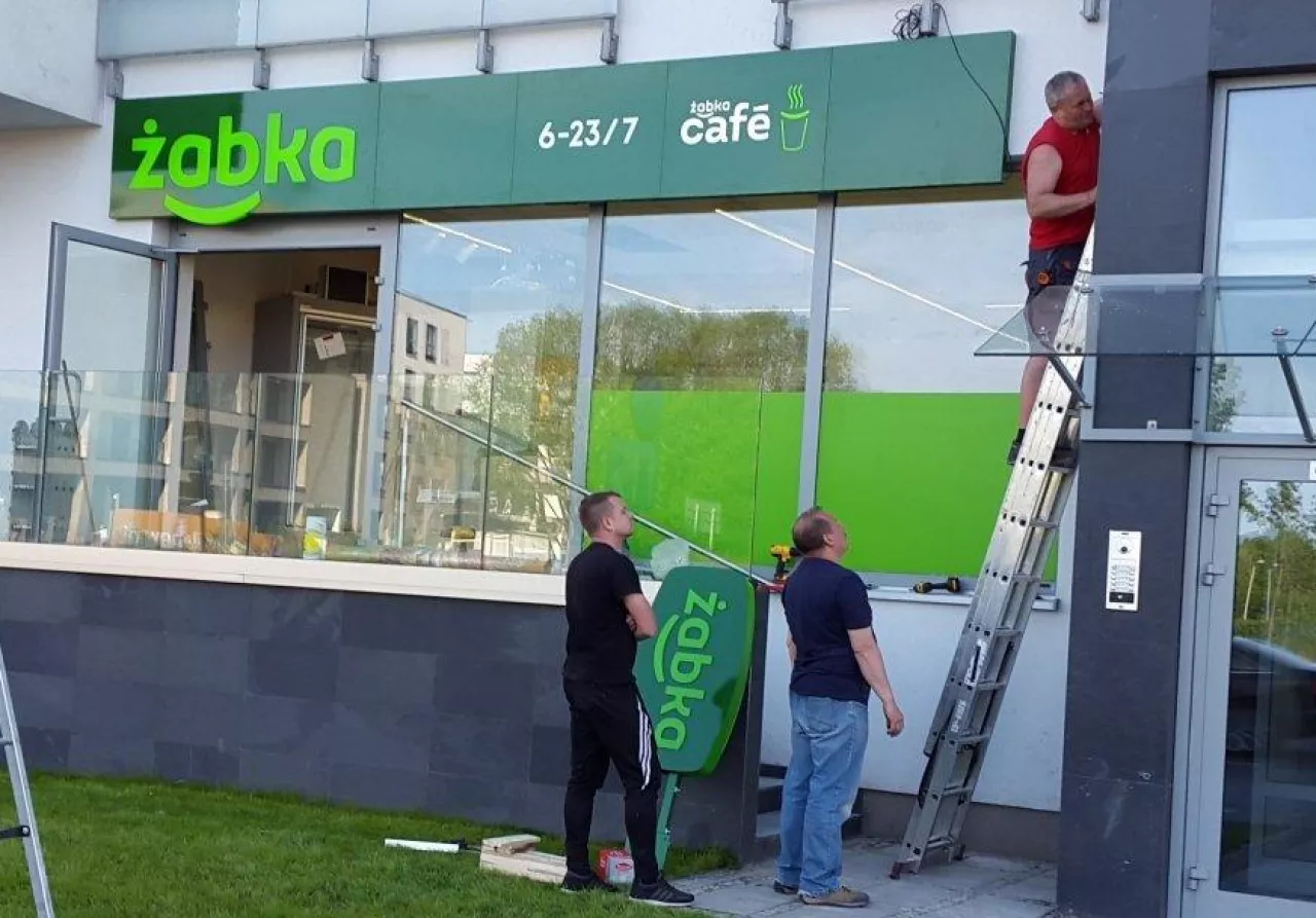 Żabka w ubiegłym roku otworzyła 700 sklepów, w tym planuje minimum 600 kolejnych otwarć (fot. wiadomoscihandlowe.pl)