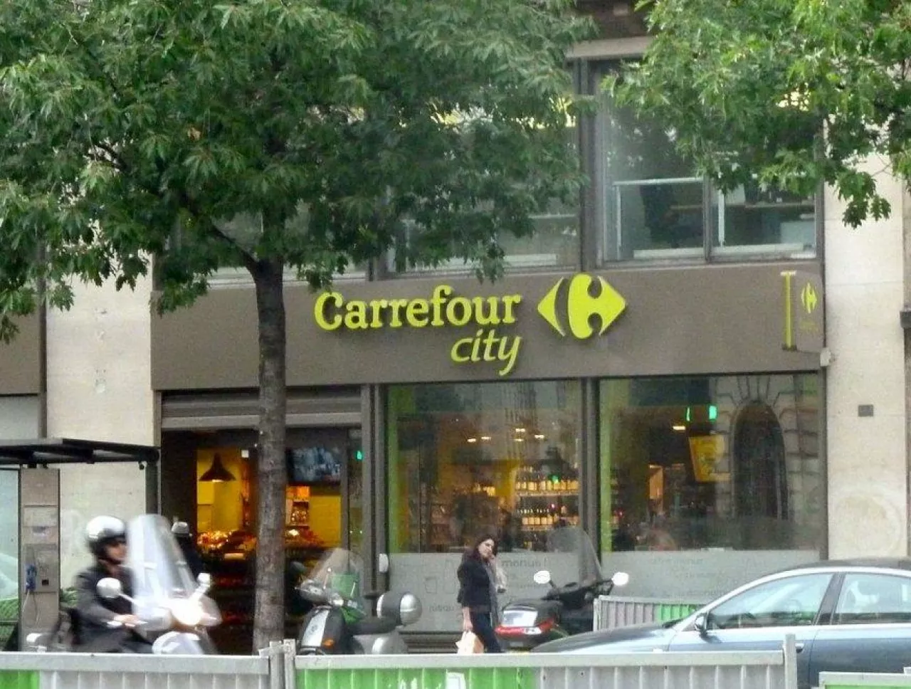 Carrefour City w Paryżu (zdjęcie ilustracyjne)