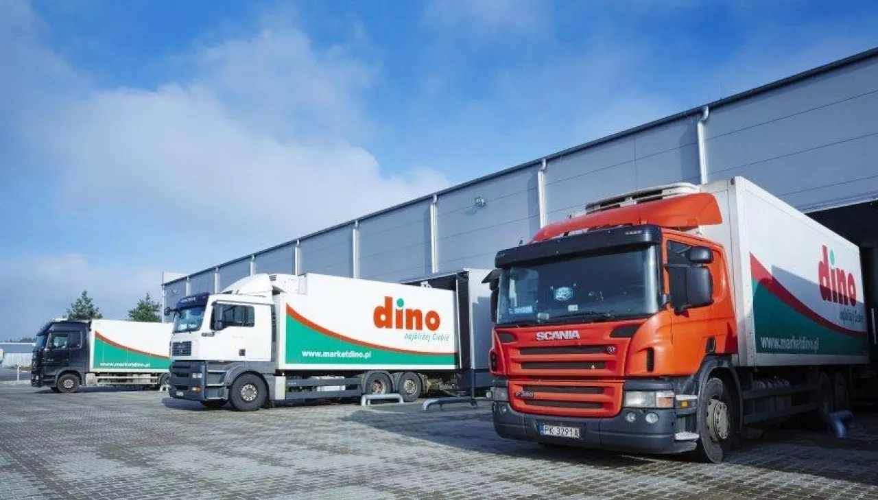 Centrum logistyczne i flota transportowa firmy Dino Polska (Dino Polska)