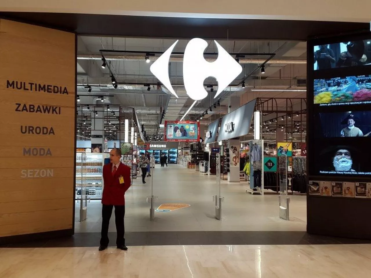 Na zdj. hipermarket Carrefour w CH Posnania (fot. wiadomoscihandlowe.pl)