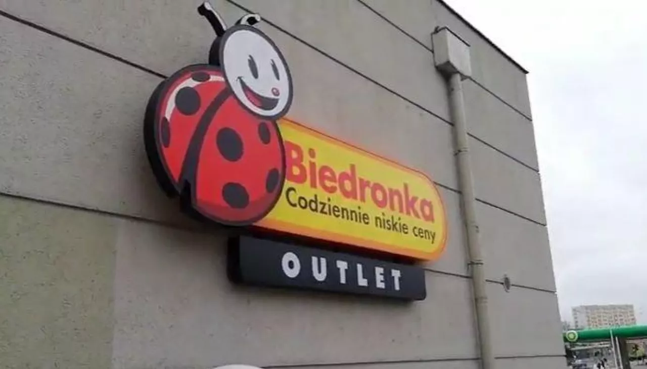 Outlet Biedronka przy ul. Rakoczego 17 w Gdańsku (youtube)