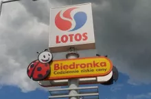 Stacja Lotos i sklep sieci Biedronka w Radomiu (fot. wiadomoscihandlowe.pl)