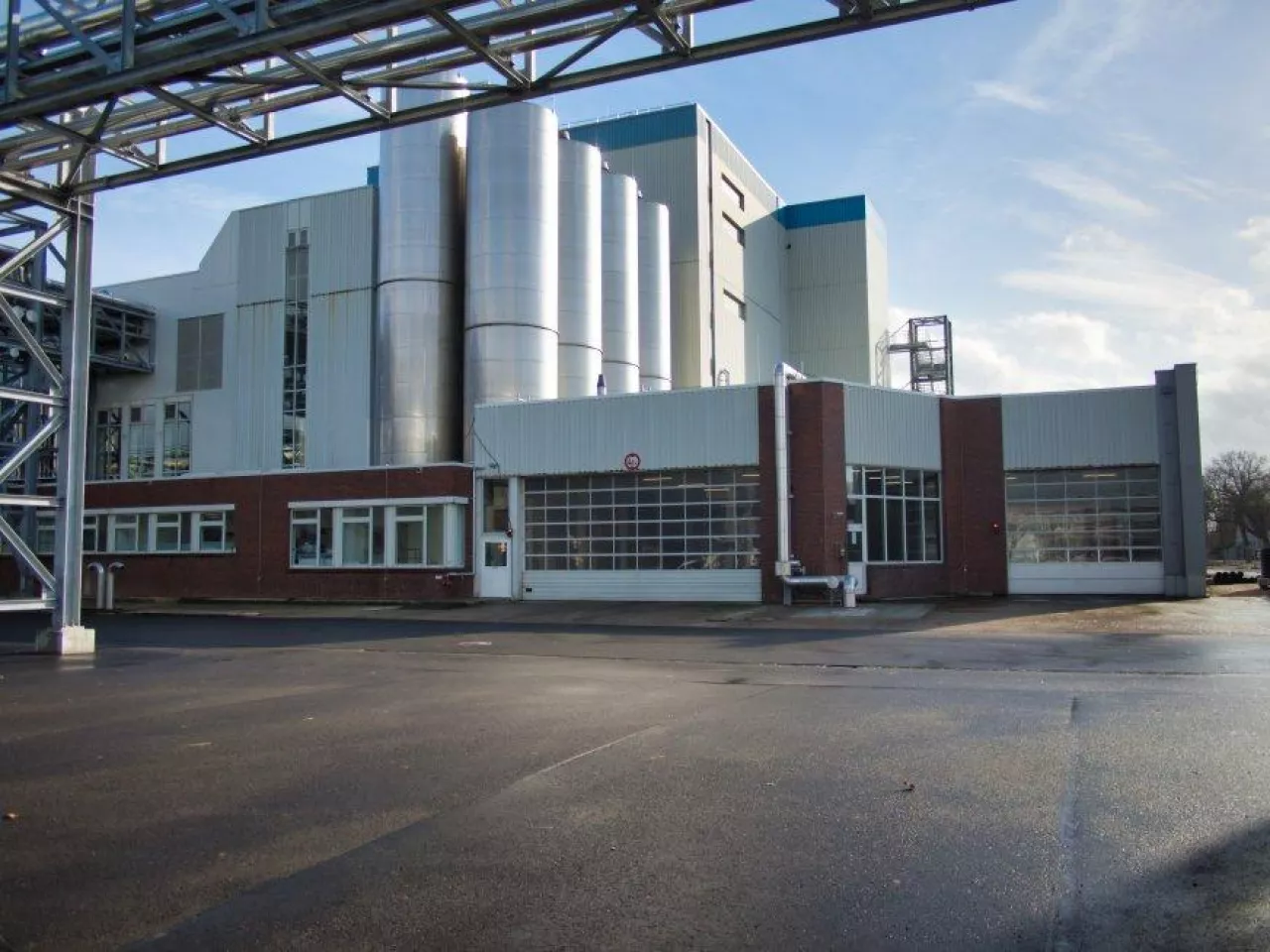 Nowa fabryka DMK w Strückhausen (fot. ŁR, wiadomoscihandlowe.pl)