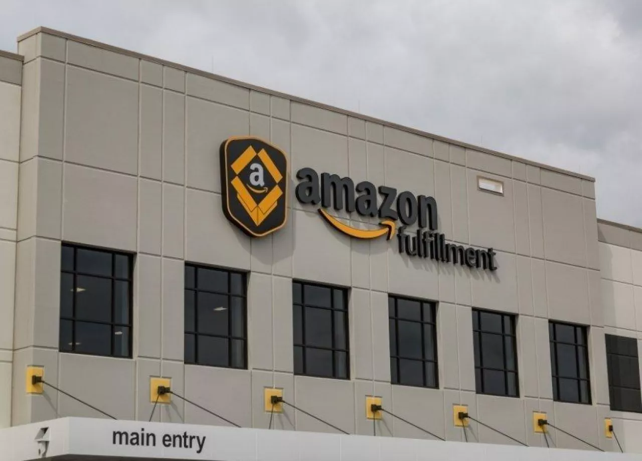 Amazon Fulfillment Center w Shakopee w stanie Minnesota (fot. Flickr/Tony Webster, CC BY-SA 2.0)