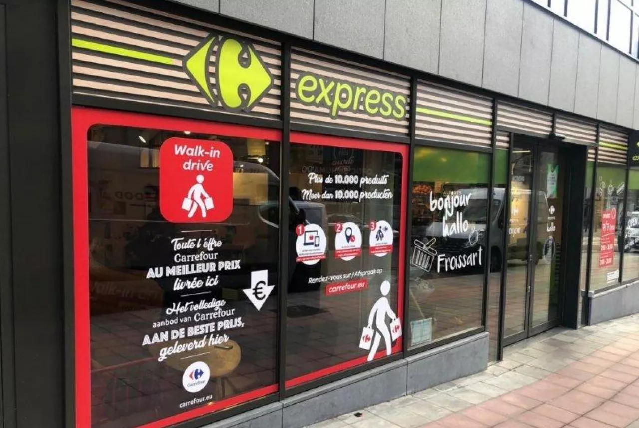 Carrefour Express w koncepcie Walk-in Drive można znaleźć przy ul. Froissart w Brukseli (Carrefour Belgia)