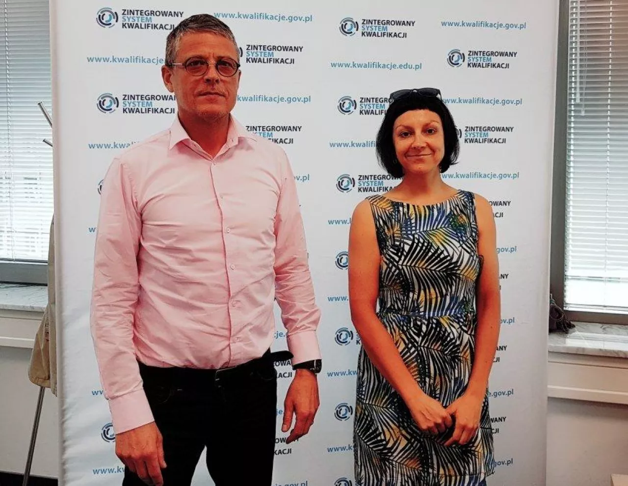 Agnieszka Orzechowska i Piotr Ciepliński, Doradcy Regionalni ds. Zintegrowanego Systemu Kwalifikacji (fot. wiadomoscihandlowe.pl)