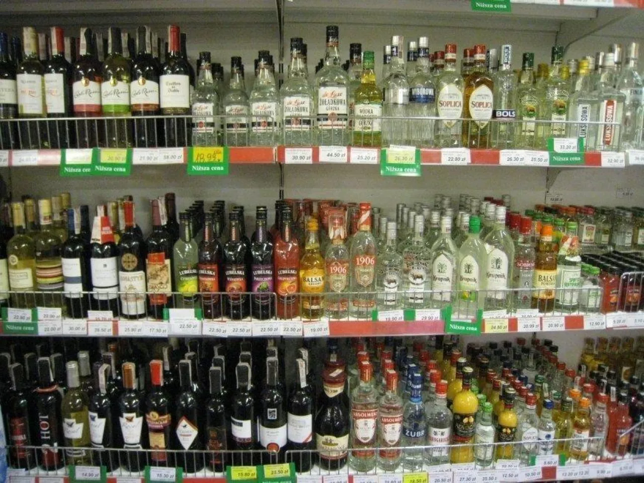Wódki smakowe w opakowaniach o wielkości do 200 ml są coraz częściej kupowane (archiwum WH)