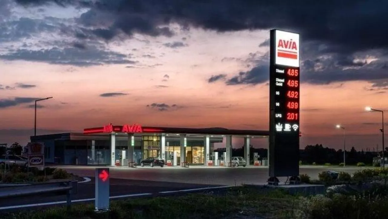 Unimot prowadzi w Polsce kilkadziesiąt stacji pod marką Avia (Unimot / Avia)