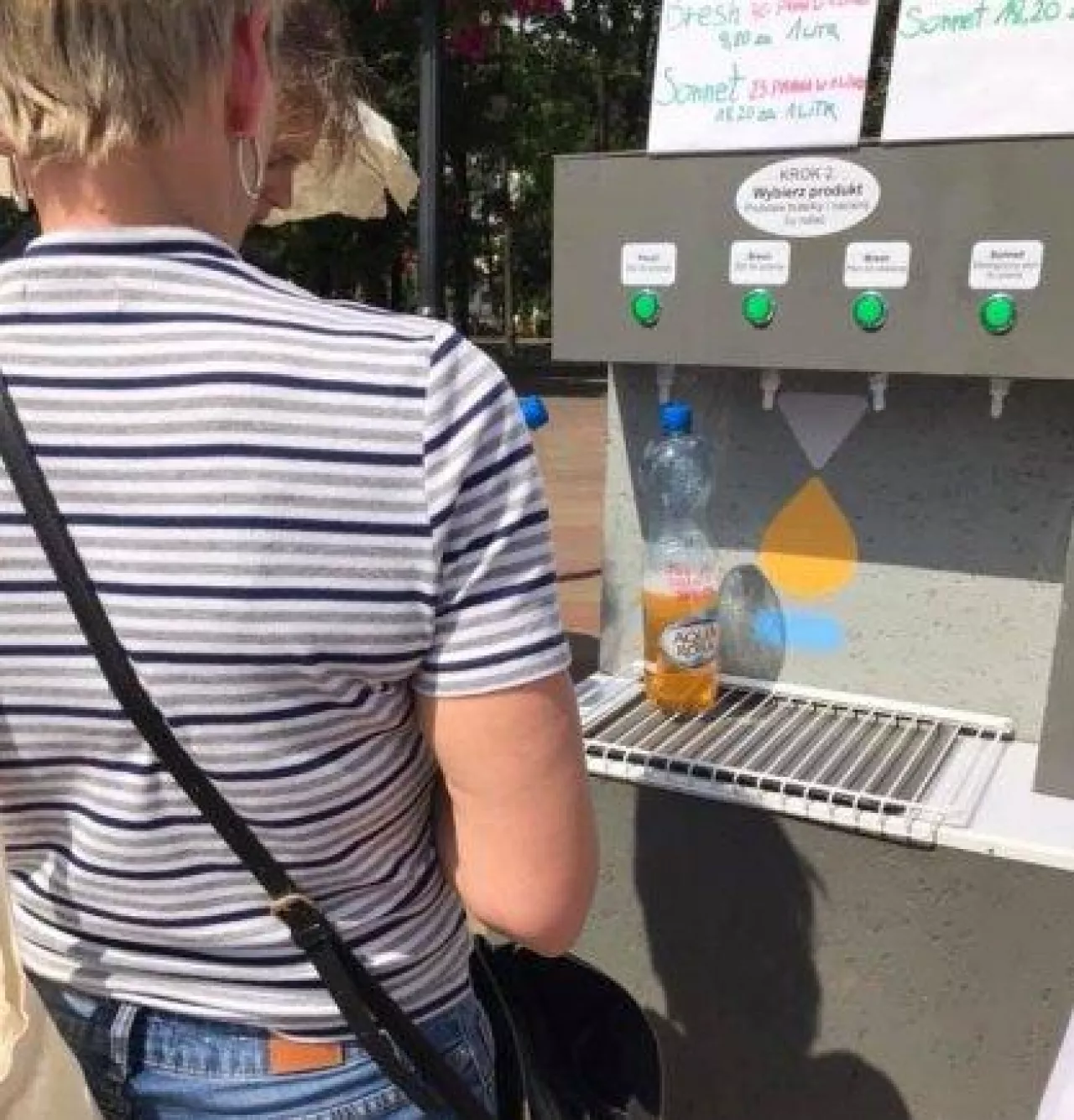 W Łodzi pojawił się automat na środki czystości do własnych pojemników (fot. FB Cosmetomat w Polsce)
