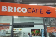 Na zdj. Brico Cafe w sklepie Bricoman w warszawskim Wilanowie (fot. wiadomoscihandlowe.pl)