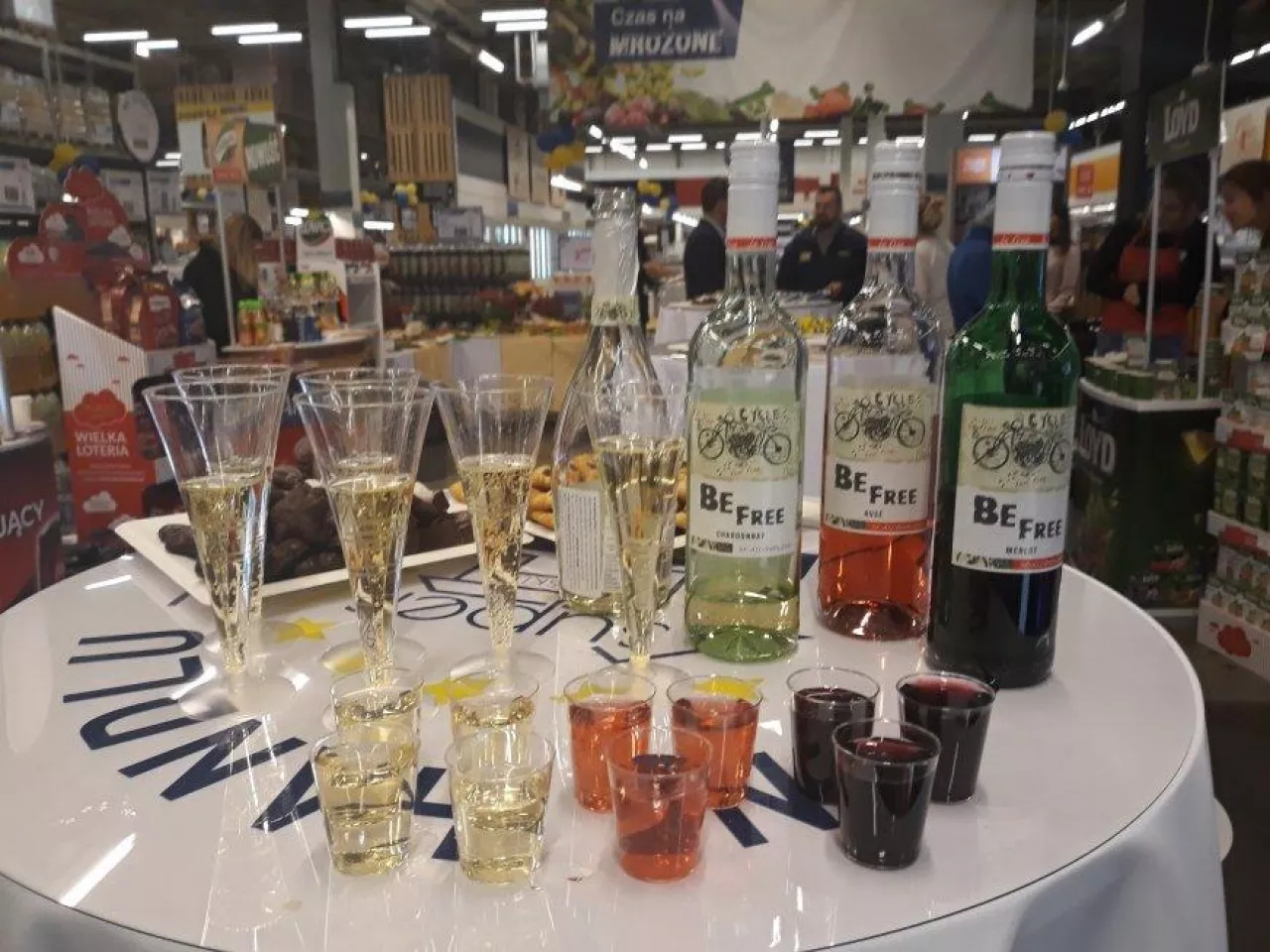 Dni Handlu Makro, degustacja produktów marki własnej (fot. wiadomoscihandlowe.pl)