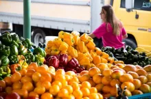 Polaków niepokoi szybki wzrost cen m.in. warzyw i owoców (fot. Pixabay CC0)