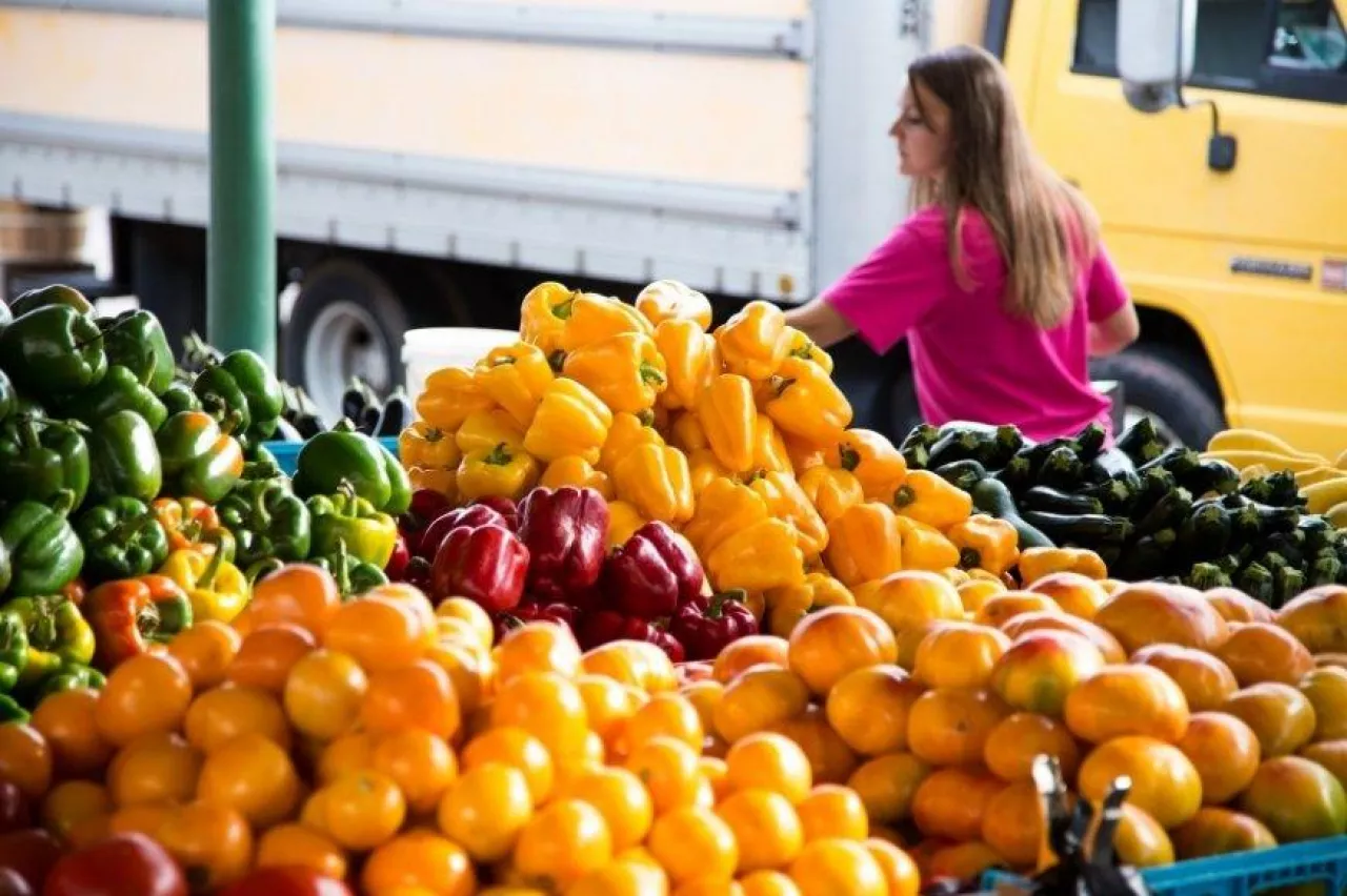 Polaków niepokoi szybki wzrost cen m.in. warzyw i owoców (fot. Pixabay CC0)