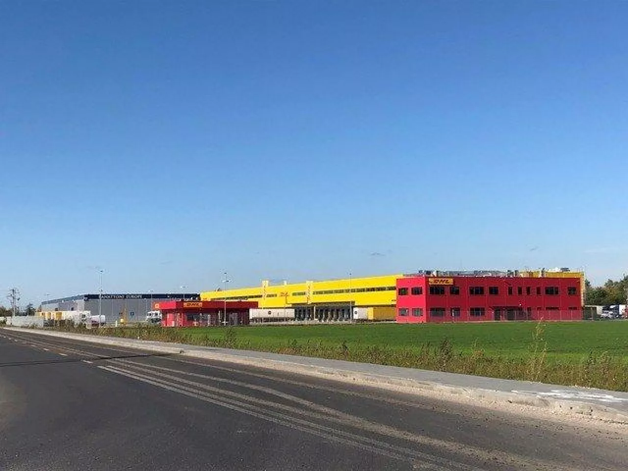 Centrum dystrybucyjne DHL Parcel Polska (panattonieurope.com)
