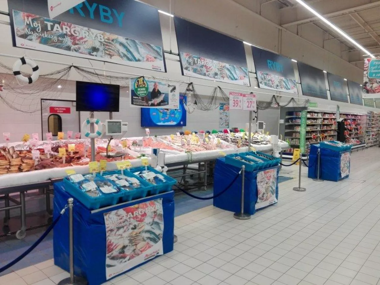 Stoisko rybne w hipermarkecie Auchan (Materiały prasowe Auchan)
