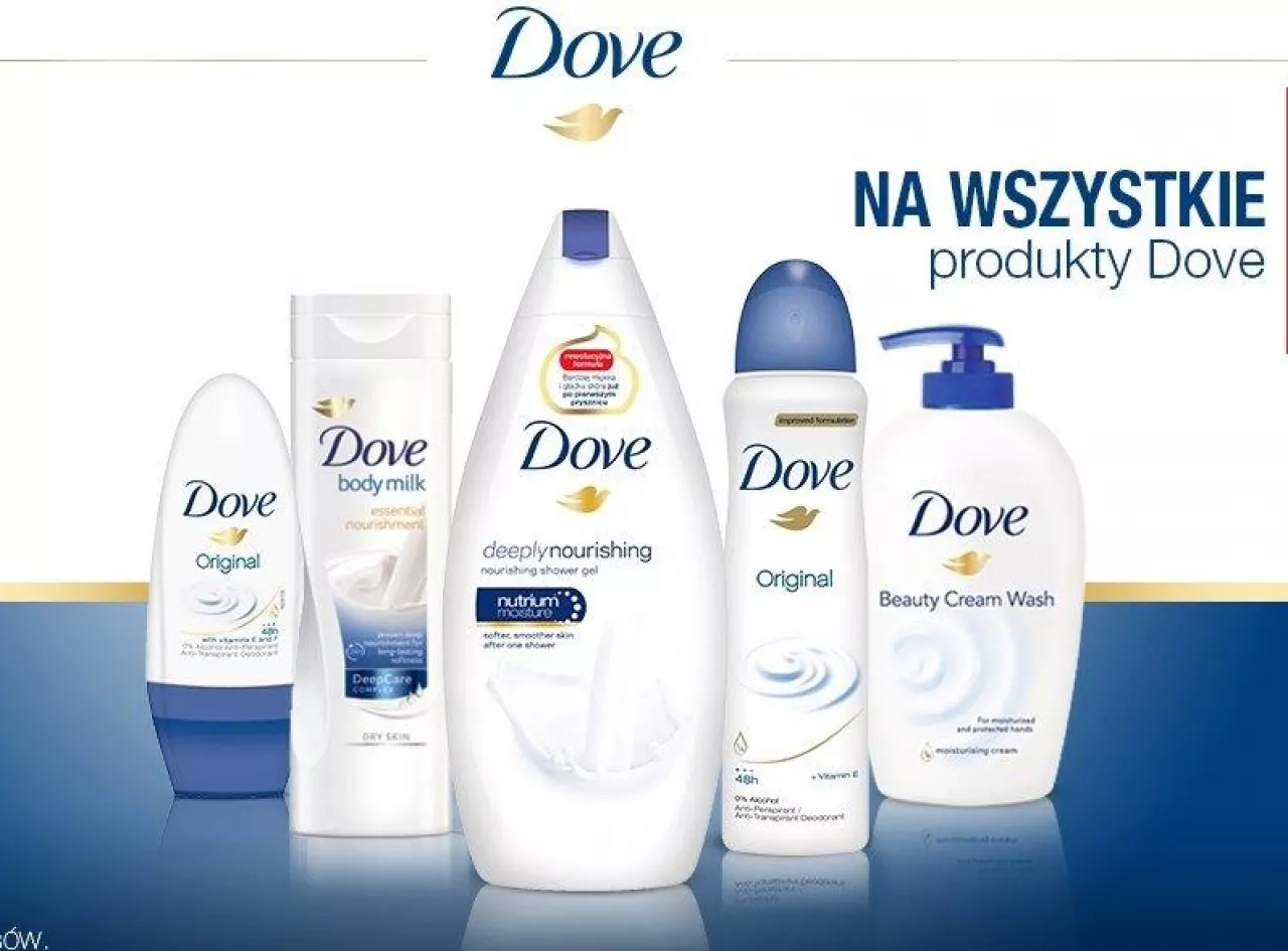 Dove zastępuje plastikowe butelki recyklingowanymi, aby zmniejszyć ilość odpadów (fot. FB Dove)