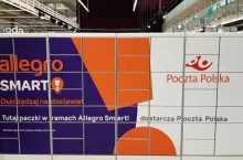 Urządzenie paczkowe Poczty Polskiej w hipermarkecie sieci Carrefour (fot. Poczta Polska)