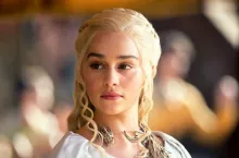 Emilia Clarke jako Daenerys Targaryen w ”Grze o Tron” (fot. HBO)