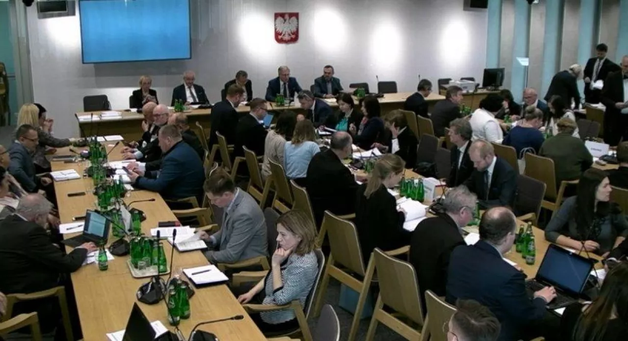 Na zdj. czwartkowe posiedzenie Komisji Zdrowia w Sejmie (fot. archiwum transmisji Sejmu)