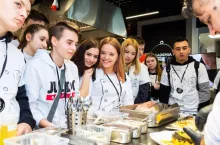 Fot. Makro Polska (W spotkaniu wzięło udział ponad 80 uczniów szkół gastronomicznych)