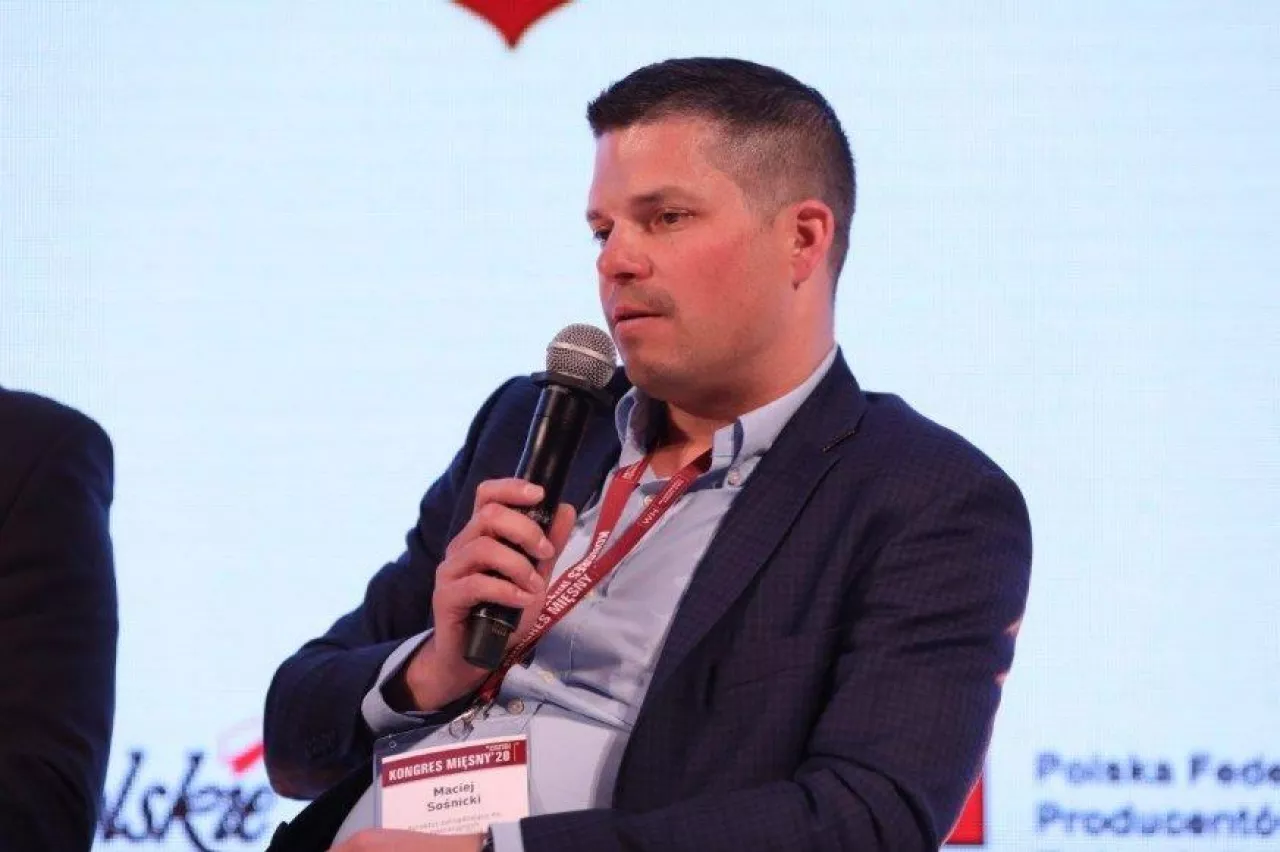 Maciej Sośnicki, dyrektor zarządzający ds. operacyjnych Grupy Indykpol na Kongresie Mięsnym 2020 (fot. wiadomoscihandlowe.pl)