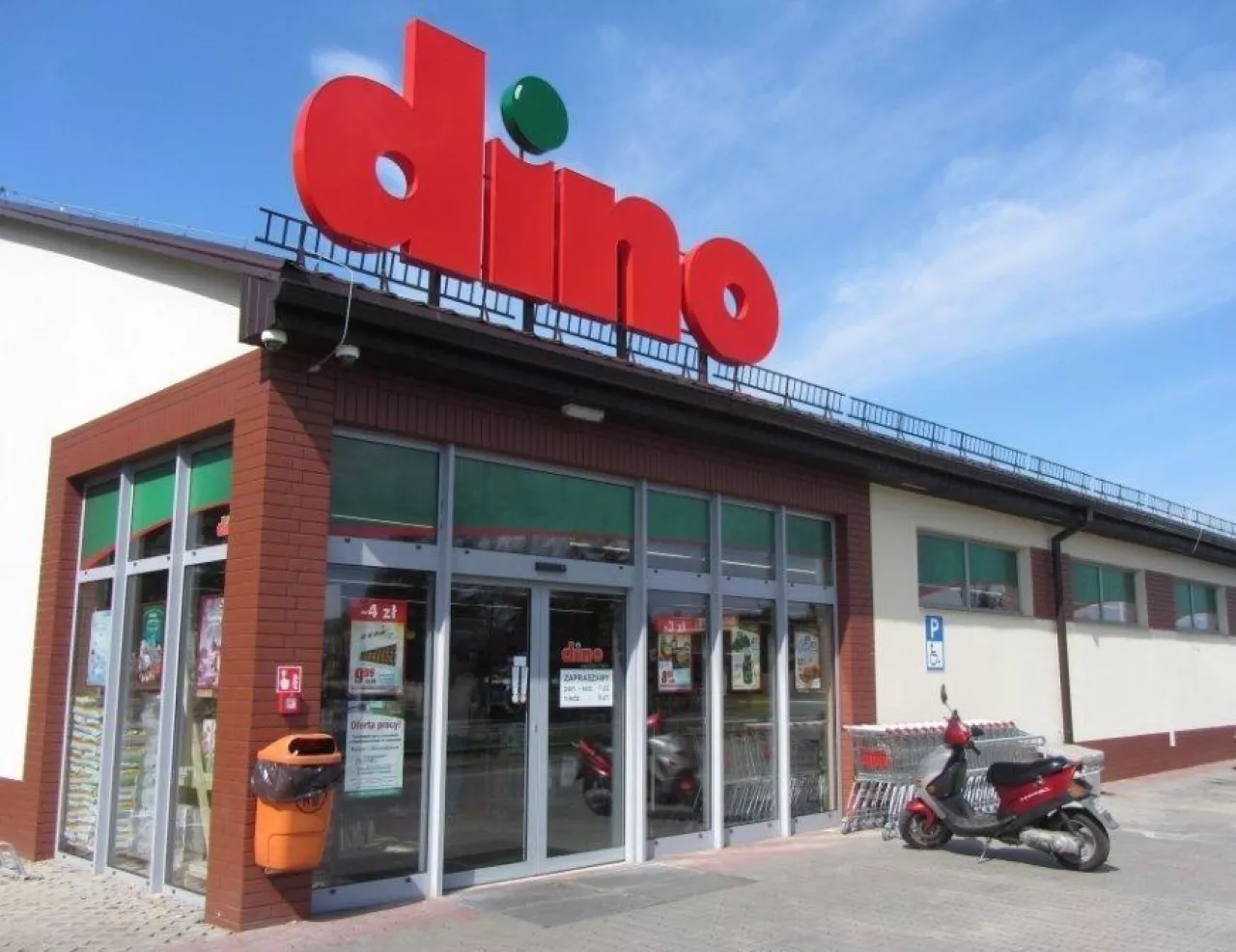 Market sieci Dino w Dłutowie (fot. archiwum)