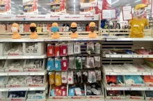 Auchan stworzył specjalnie oznaczone miejsca z produktami antywirusowymi (mat. prasowe)