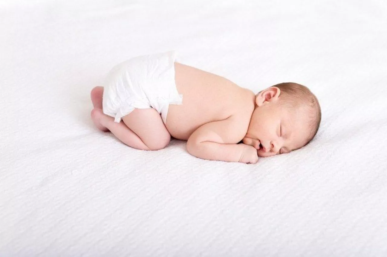 Jednorazowe pieluszki dla niemowląt i małych dzieci zostały objęte nową, niższą stawką VAT (fot. pixabay)