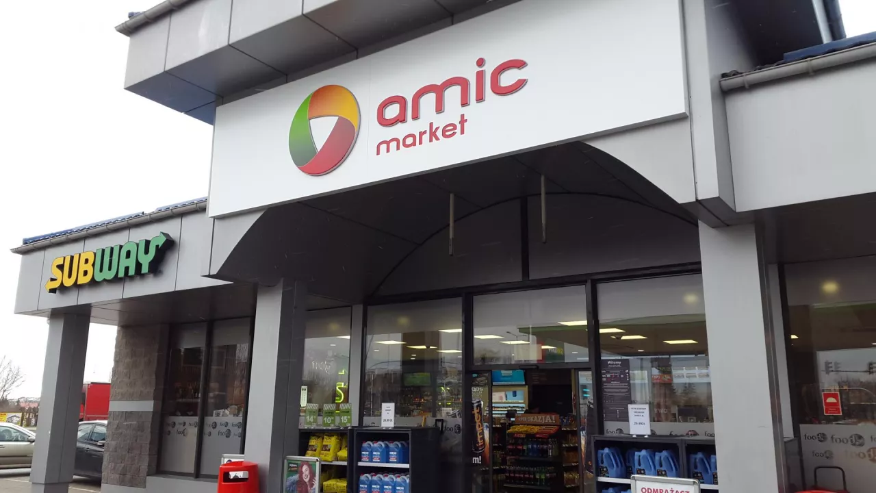 Sklep Amic Market na stacji Amic Energy (fot. wiadomoscihandlowe.pl)