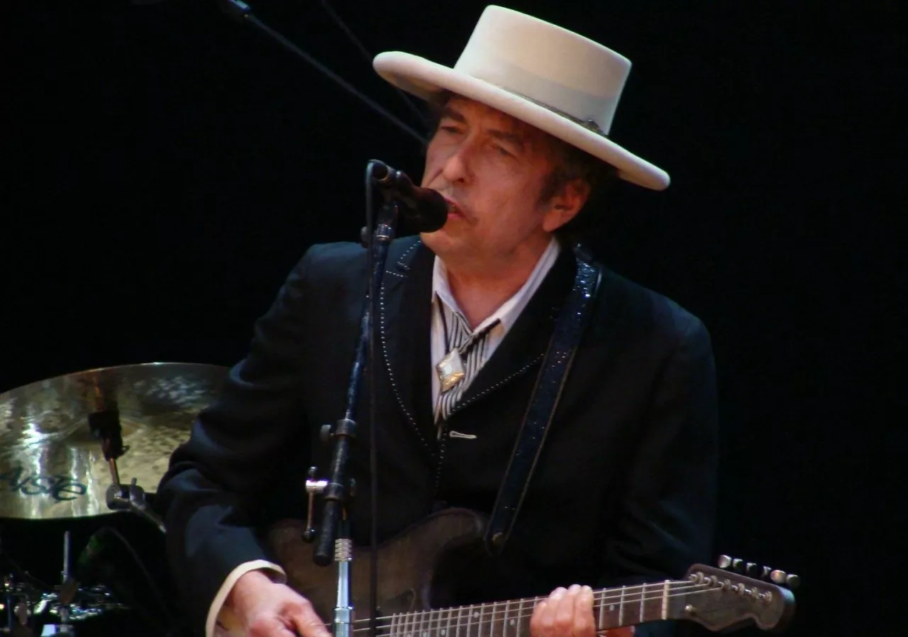 Bob Dylan podczas koncertu (fot. A.Cabello/Flickr, lic. CC-BY-2.0)