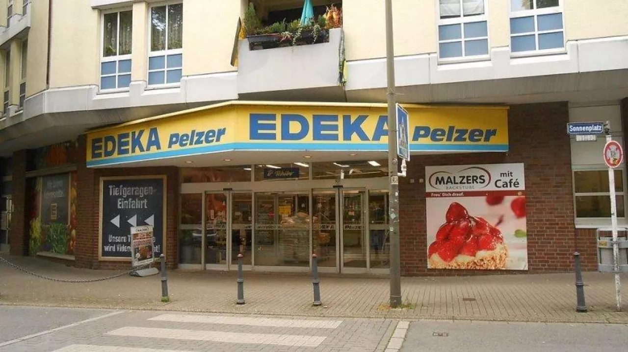 Supermarket Edeka na Sonnenplatz w Dortmundzie (Joehawkins [CC BY-SA 4.0])