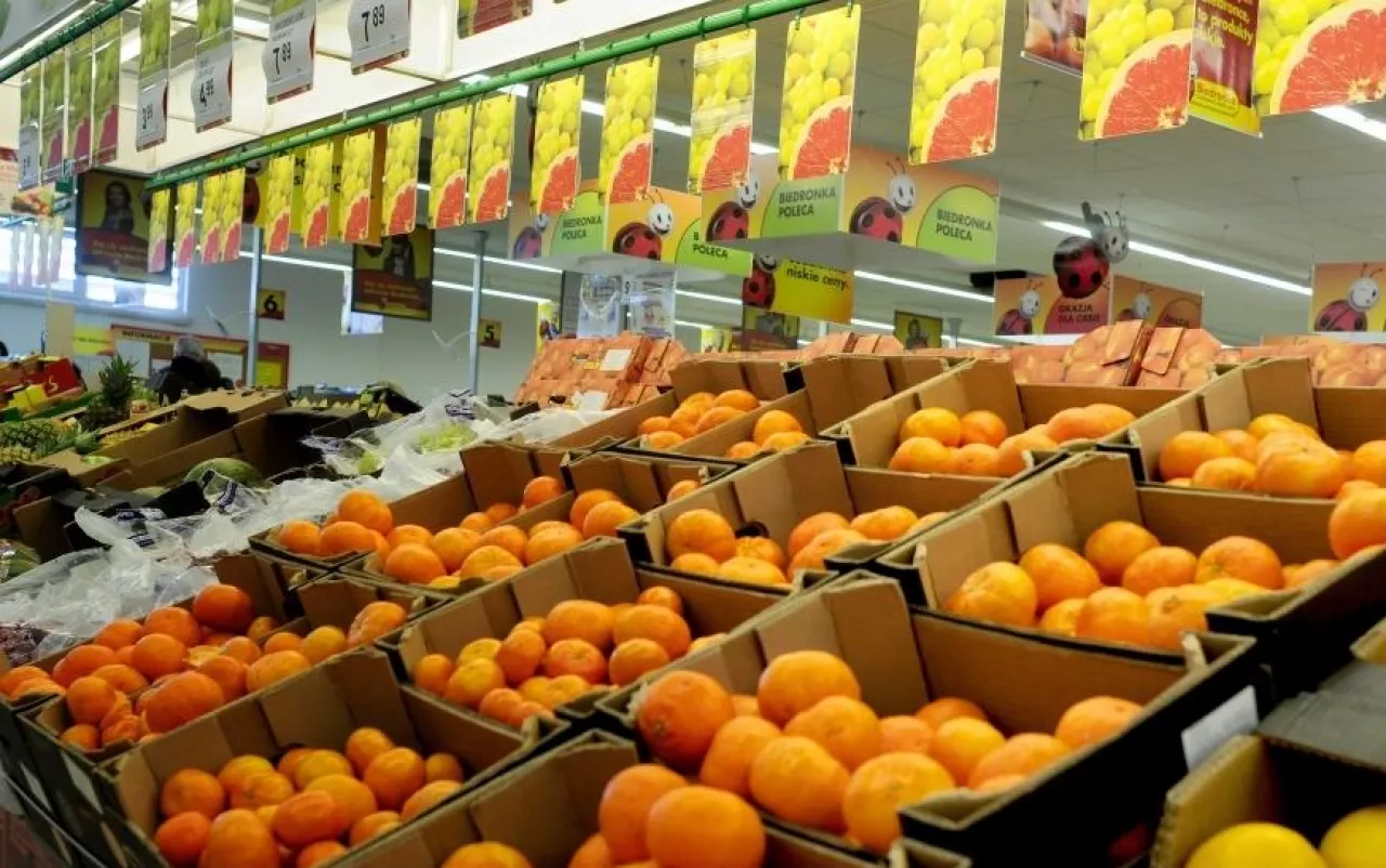 Dział z warzywami i owocami w sklepach sieci Biedronka, fot JM ()
