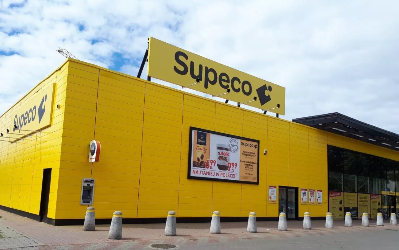 Dyskont Supeco rozwijany przez sieć Carrefour w Polsce (Carrefour Polska)
