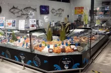 Dział rybny w sklepie Carrefour (fot. Carrefour)