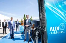 Aldi uruchomia na swoich stacjach w Niemczech automaty do ładowania samochodów (mat. prasowe Aldi SUD)