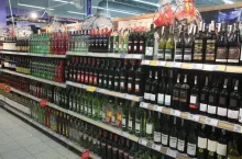 Stoisko z alkoholami w hipermarkecie Tesco (materiały własne)