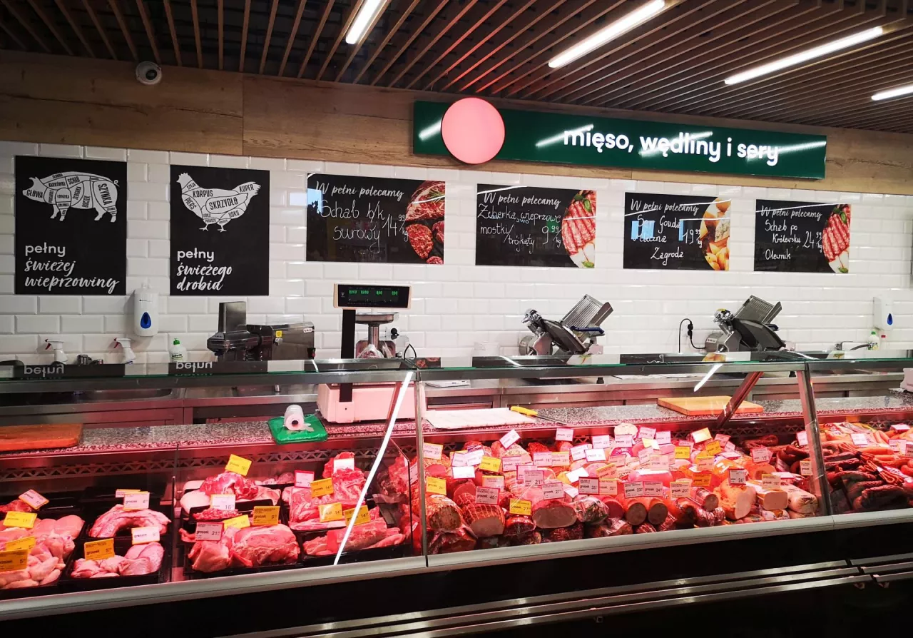 Nowa wizualizacja stoiska mięsnego w sklepie sieci Groszek (Grupa Eurocash)