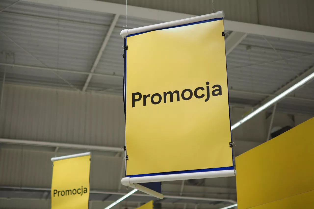 Sieci sprzedają podstawowe produkty w konkurencyjnych cenach lub obejmują je promocjami (fot. ŁR/wiadomoscihandlowe.pl)