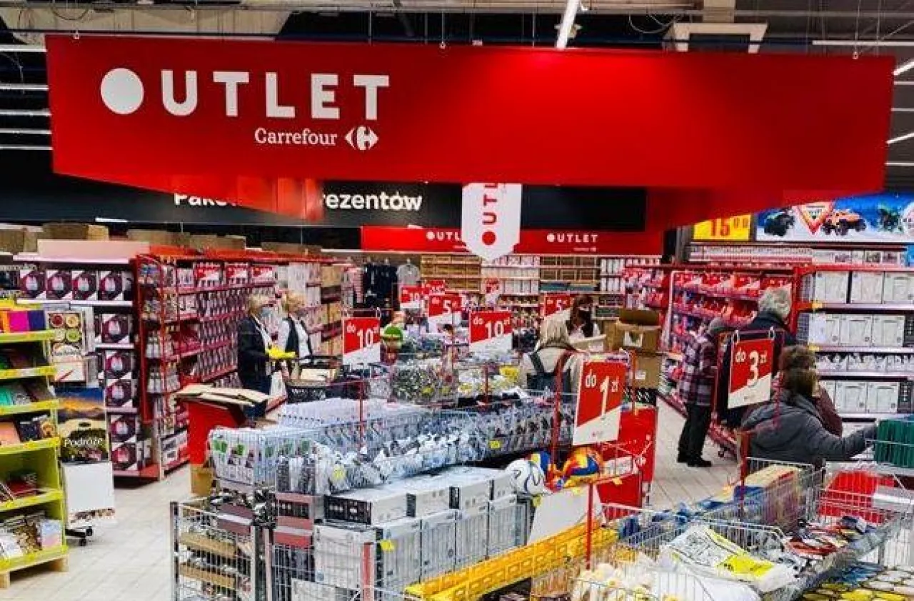 Strefa Outlet w hipermarkecie Carrefour (Carrefour Polska)