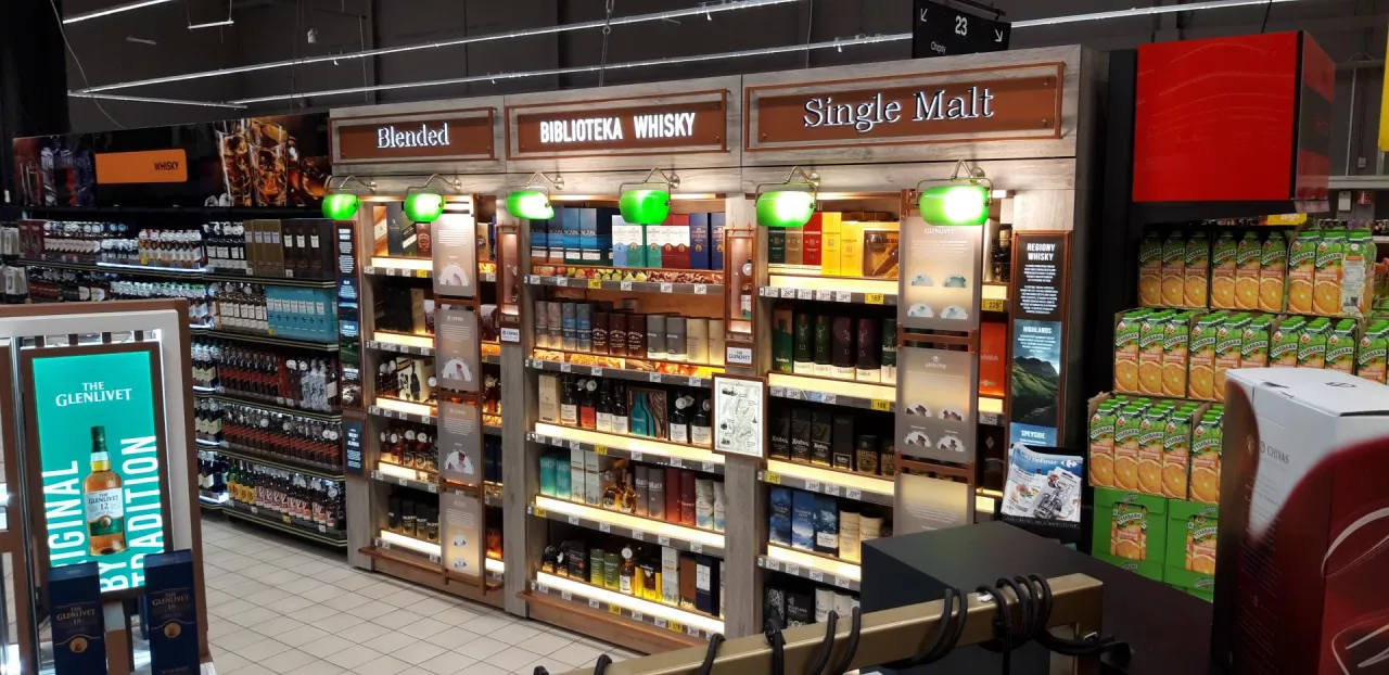 Biblioteka Whisky - nowy koncept handlowy w sklepach sieci Carrefour Polska (materiały własne)