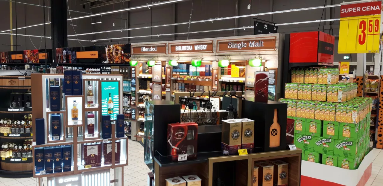 Biblioteka Whisky - nowy koncept handlowy w sklepach sieci Carrefour Polska (materiały własne)