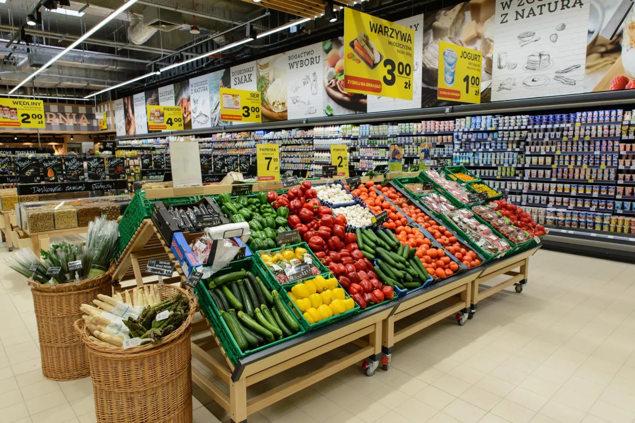 Stoisko warzywne w sklepie Carrefour w Radomiu (fot. materiały prasowe)